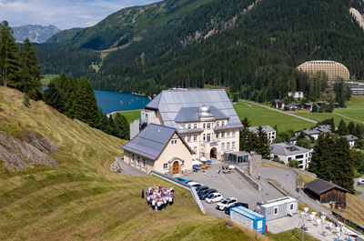 Luchtfoto van het PMOD/WRC-centrum in Davos.